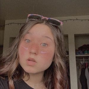 Meet your Posher, Selena